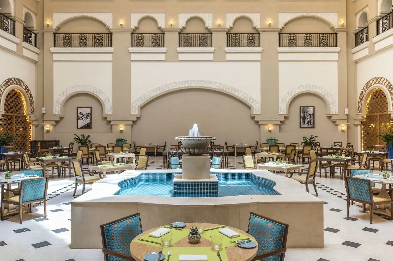 דובאי Al Habtoor Polo Resort 5*,
